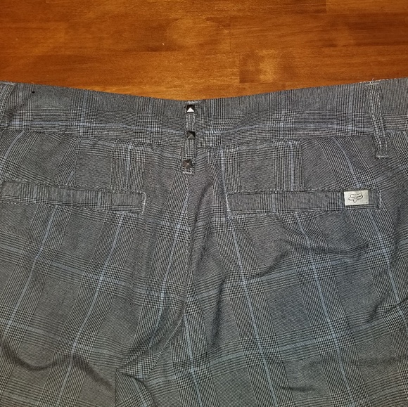 Fox Girls Shorts Grey Plaid Juniors Size 3 - Picture 6 of 7